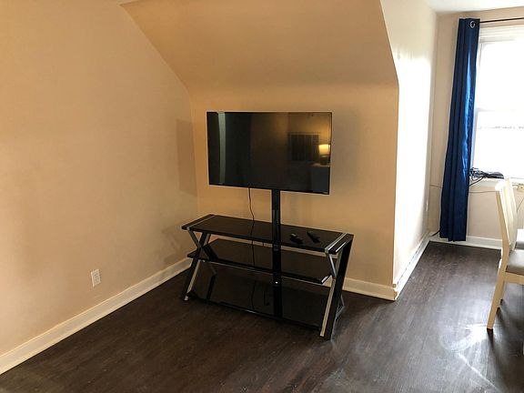 Unit B livingroom