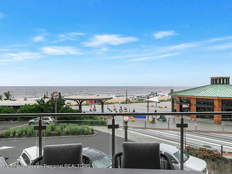 20 Melrose Ter #206 — Photo 20