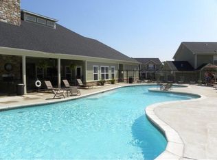 1076 Stone Bluff Dr, Fenton, MO 63026