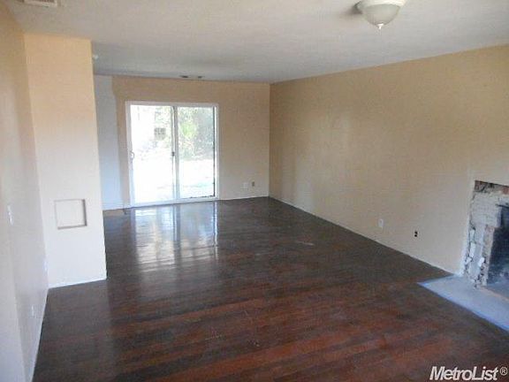 3rd image of 4445 Bollenbacher Ave