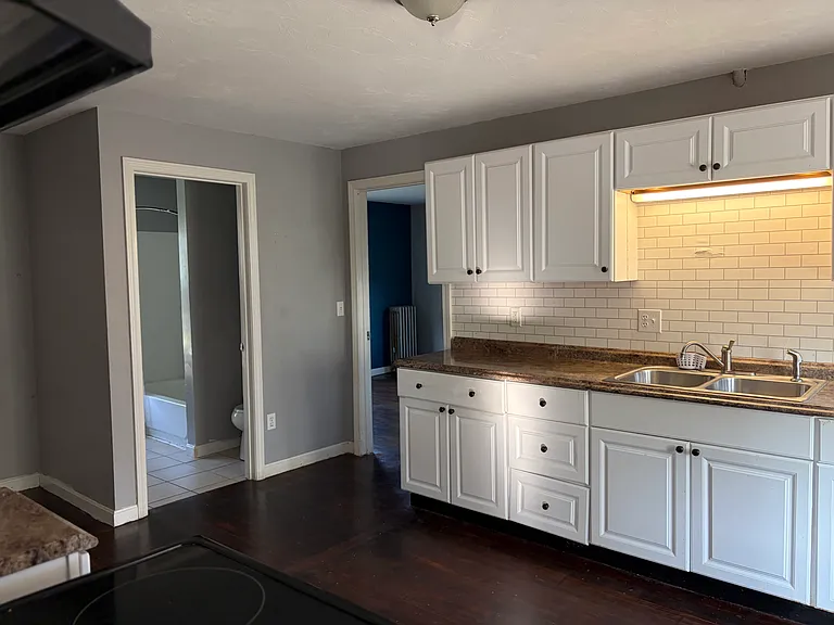 588 W Hartford Ave #B — Photo 12