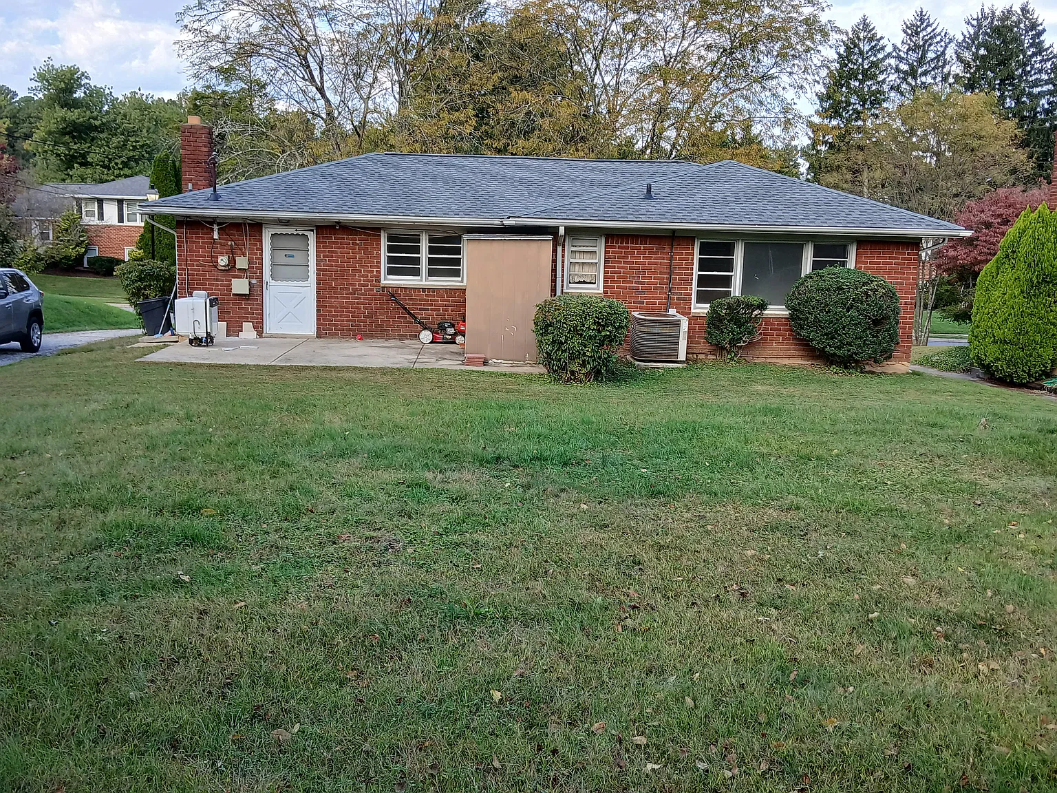 3 bed, 1339 sqft, $2,200 — Photo 4