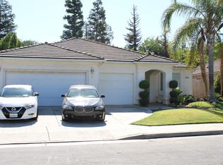 7530 N Carnegie Ave, Fresno, CA 93722