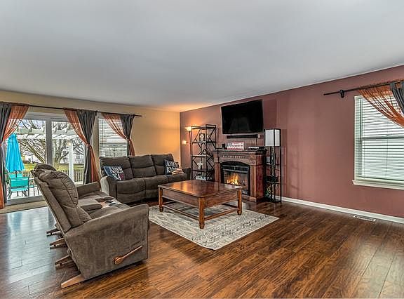 4th image of 1888 Faxon Dr