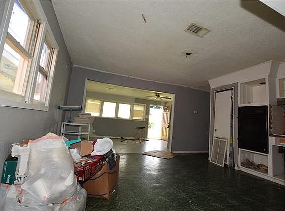 5th image of 2416 Katherine St