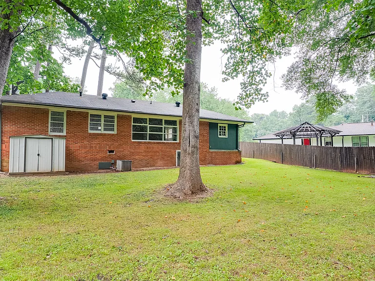 244 Mathews Cir SE — Photo 18