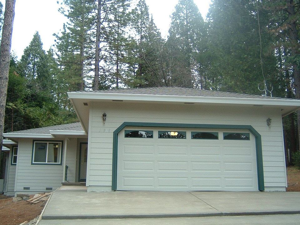 2 car garage w/ RV parking