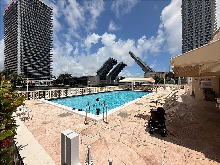 1825 S Ocean Dr #607 — Photo 25
