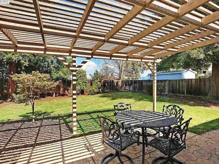 1234 Heather Ln — Photo 17