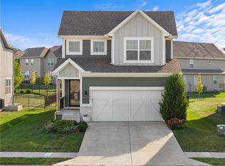 8765 SW Brickell Dr, Blue Springs, MO 64064
