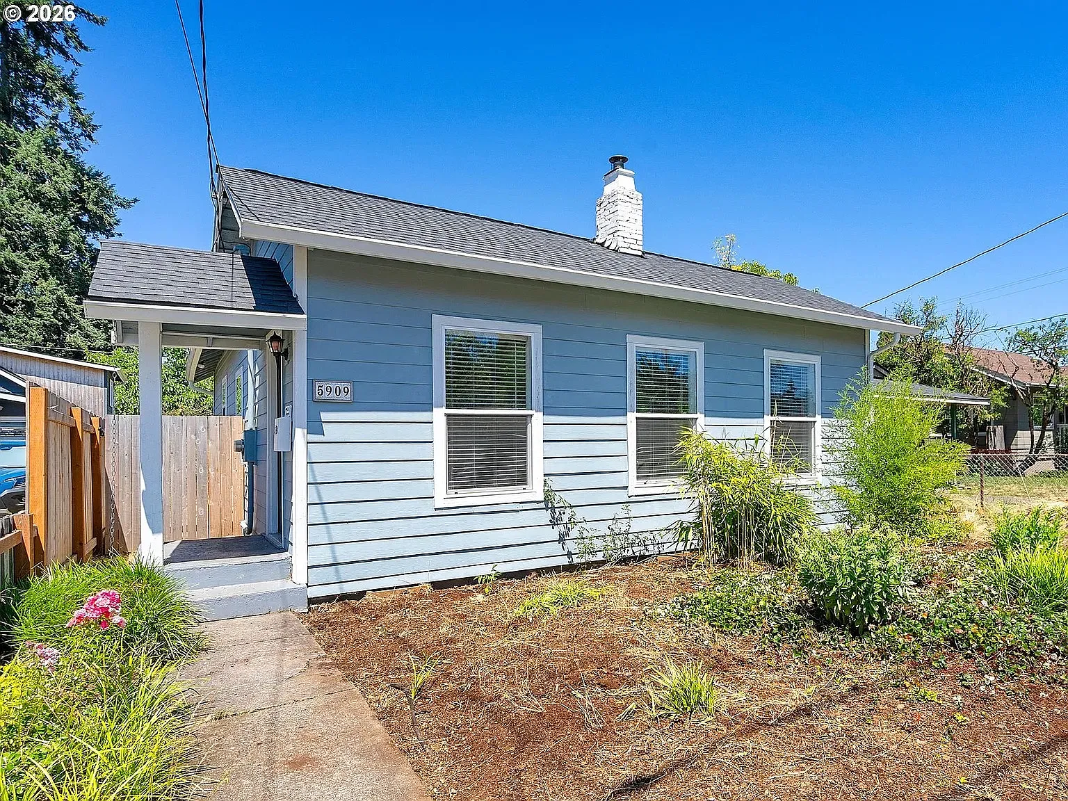5909 SE Carlton St — Photo 1