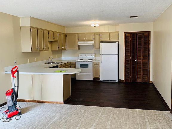 Living room & Kitchen
