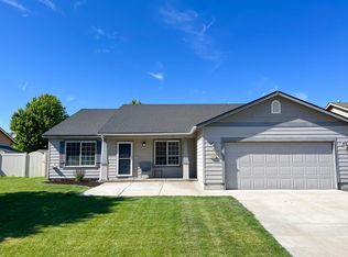 1542 W 44th Ave, Kennewick, WA 99337