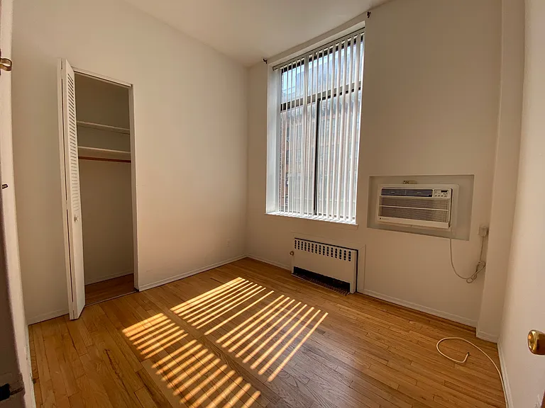 319 E 53rd St #6B — Photo 8