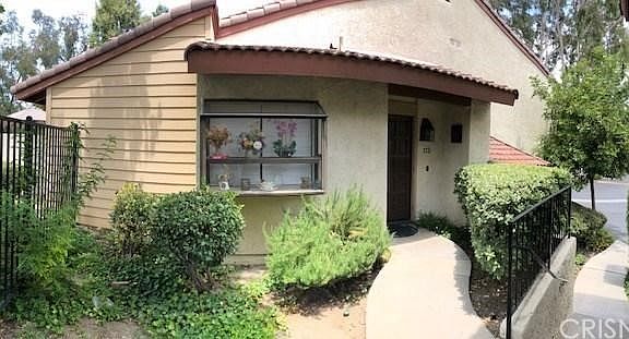 2nd image of 5720 Owensmouth Ave Unit 175