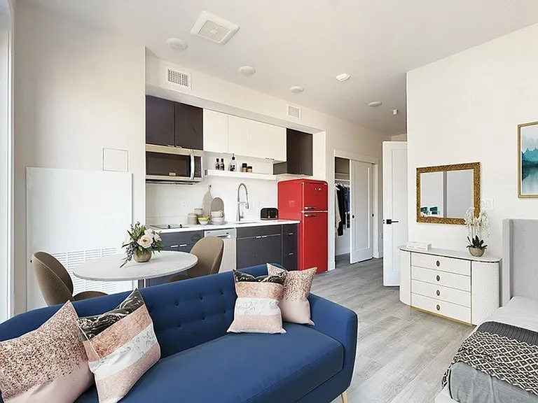 Efficient Studio Apartment Layout with Modern Features