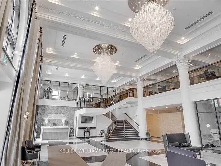 112 King St E #405 — Photo 4