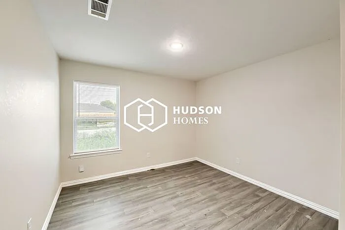 403 Armstrong St — Photo 9