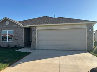 10134 E King Pl, Claremore, OK 74019