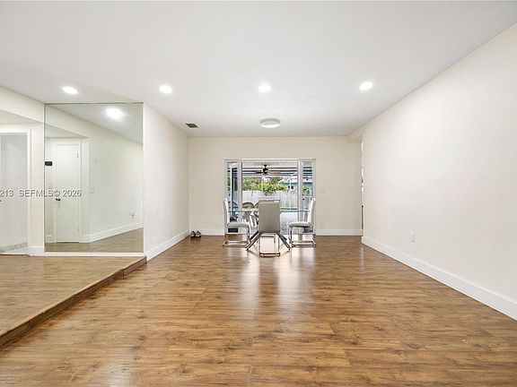 3rd image of 15010 NE 7th Ave