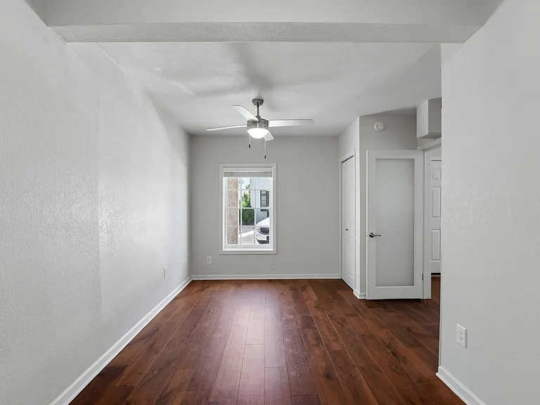 342 W Culver St #7 — Photo 16