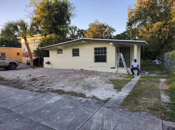 759 NW 69th St, Miami, FL 33150