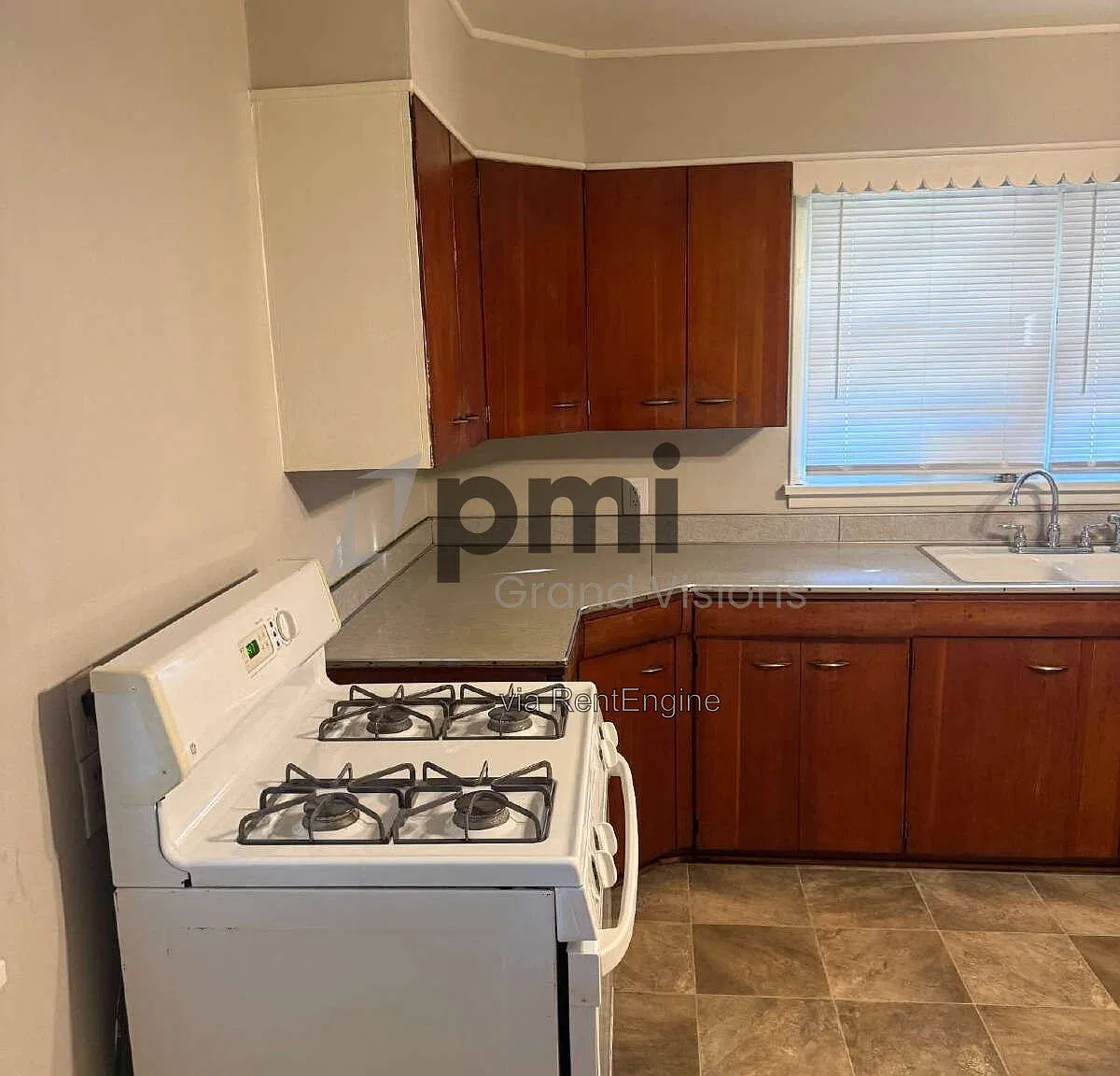 2 bed, 1.0 bath, 1008 sqft, $1,026 — Photo 4