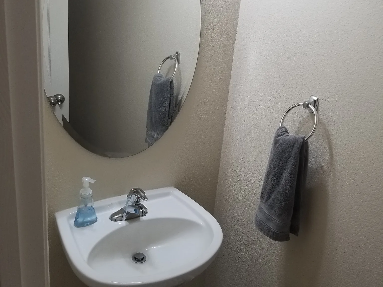 2 bed, 2.5 bath, 1198 sqft, $2,050 — Photo 3