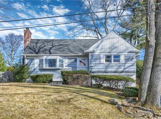 14 Freedom Rd, N White Plains, NY 10603