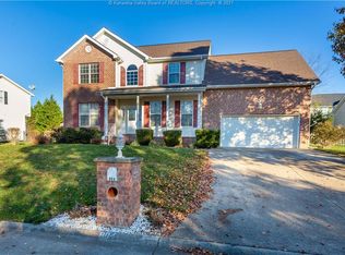 804 Forest Brook Dr, Hurricane, WV 25526