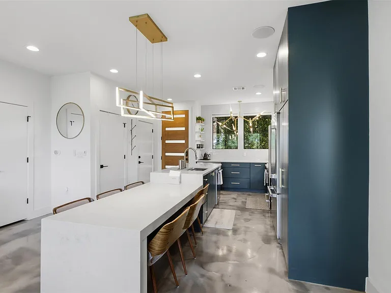 2711 Crest Ave #A — Photo 8