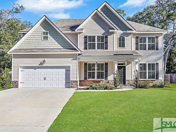 3rd image of 32 Oakmont Drive