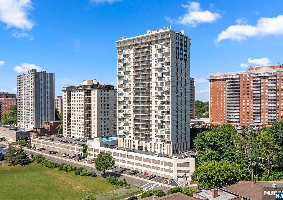 1st image of 160 Overlook Ave APT 2C
