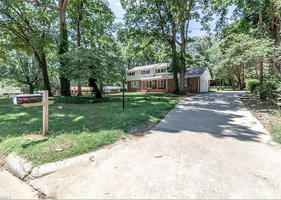 1st image of 705 Pebble Dr