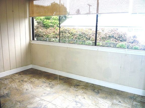 .....WITH ATTACHED ENCLOSED LANAI