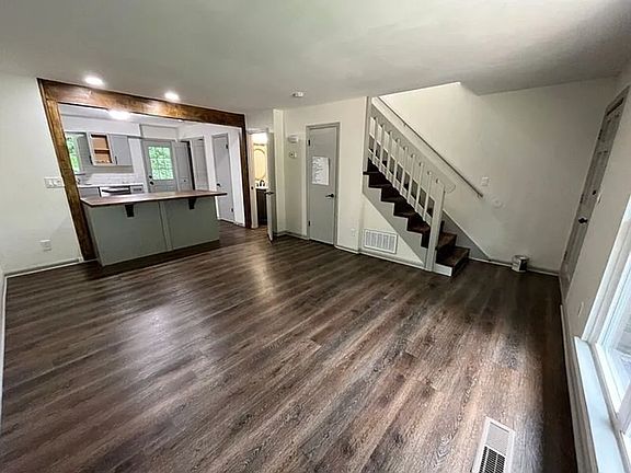 3rd image of 5588 Old Dayton Pike