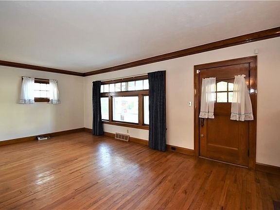 4th image of 4184 W 50th St