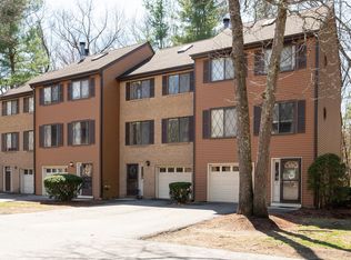 11 Winrow Dr, Merrimack, NH 03054