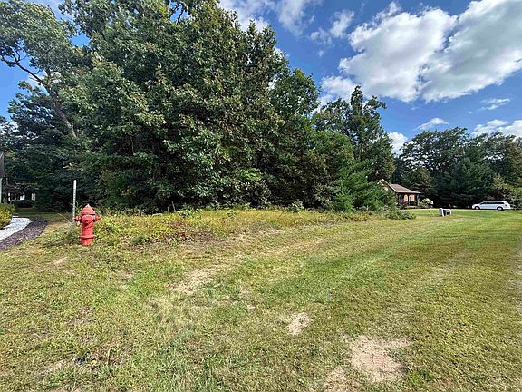 3rd image of 364 Lake Shore Dr