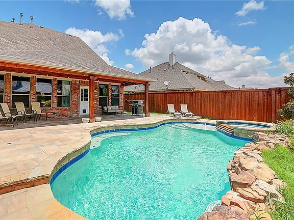 3rd image of 2433 Angel Falls Dr