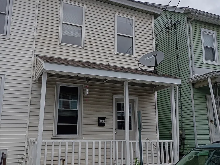 1327 Brandywine St #1 — Photo 2