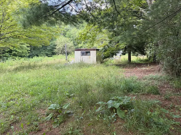 494 Hawkins Rd, Crawley, WV 24931