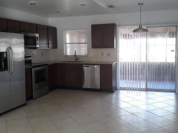 4th image of 1230 S Hillcrest Ave