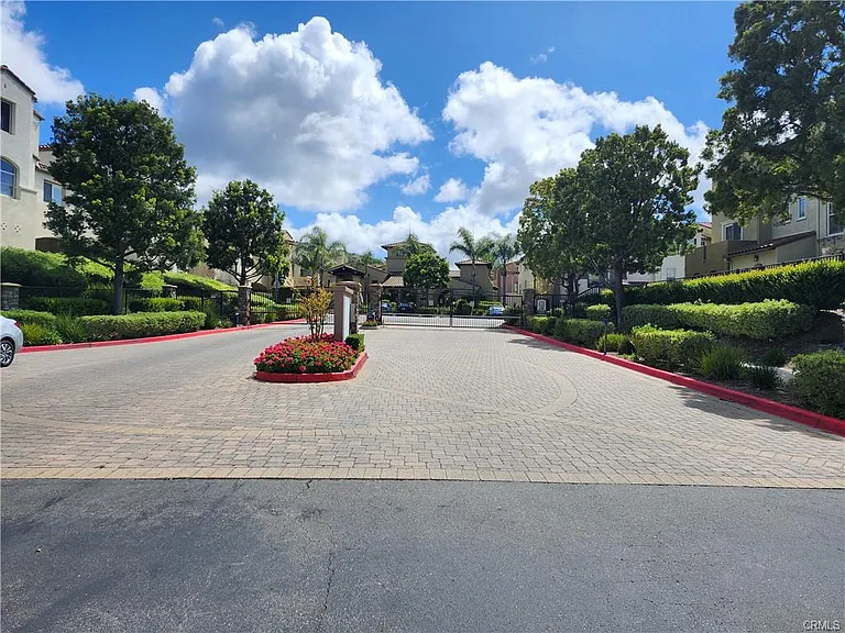 463 Almond Rd — Photo 17
