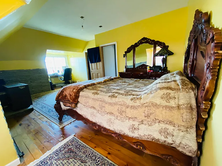 Bedroom #4 (Second Angle)