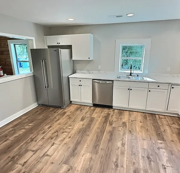 2430 Raleigh Lagrange Dr — Photo 2
