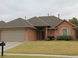 65 Bonaire Dr, Edmond, OK 73013
