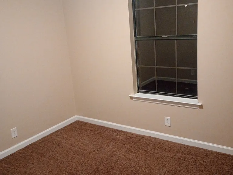 831 Charlie Pl — Photo 13