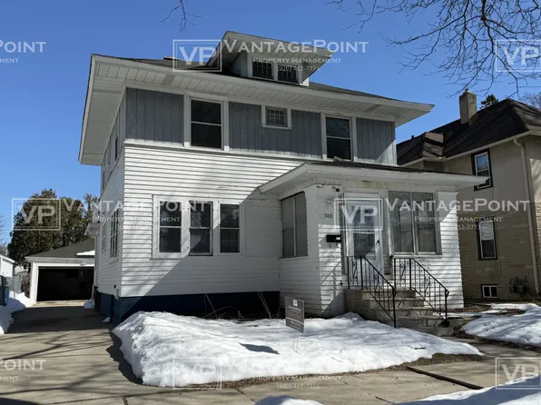 722 Bond St, Green Bay, WI 54303