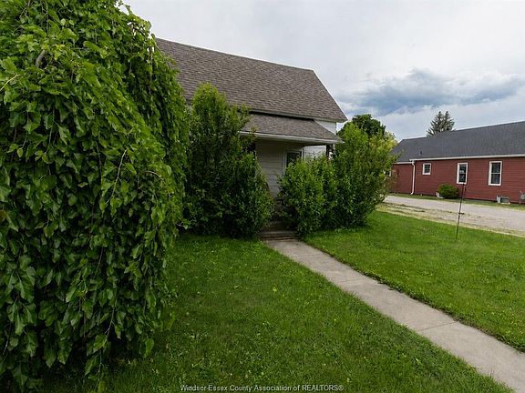 2nd image of 267 Fort St